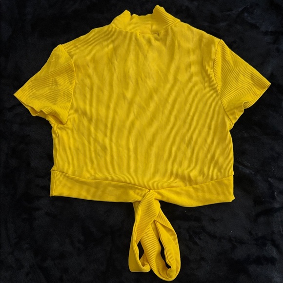 Yellow Ribbed Short Sleeve Top - Picture 3 of 3